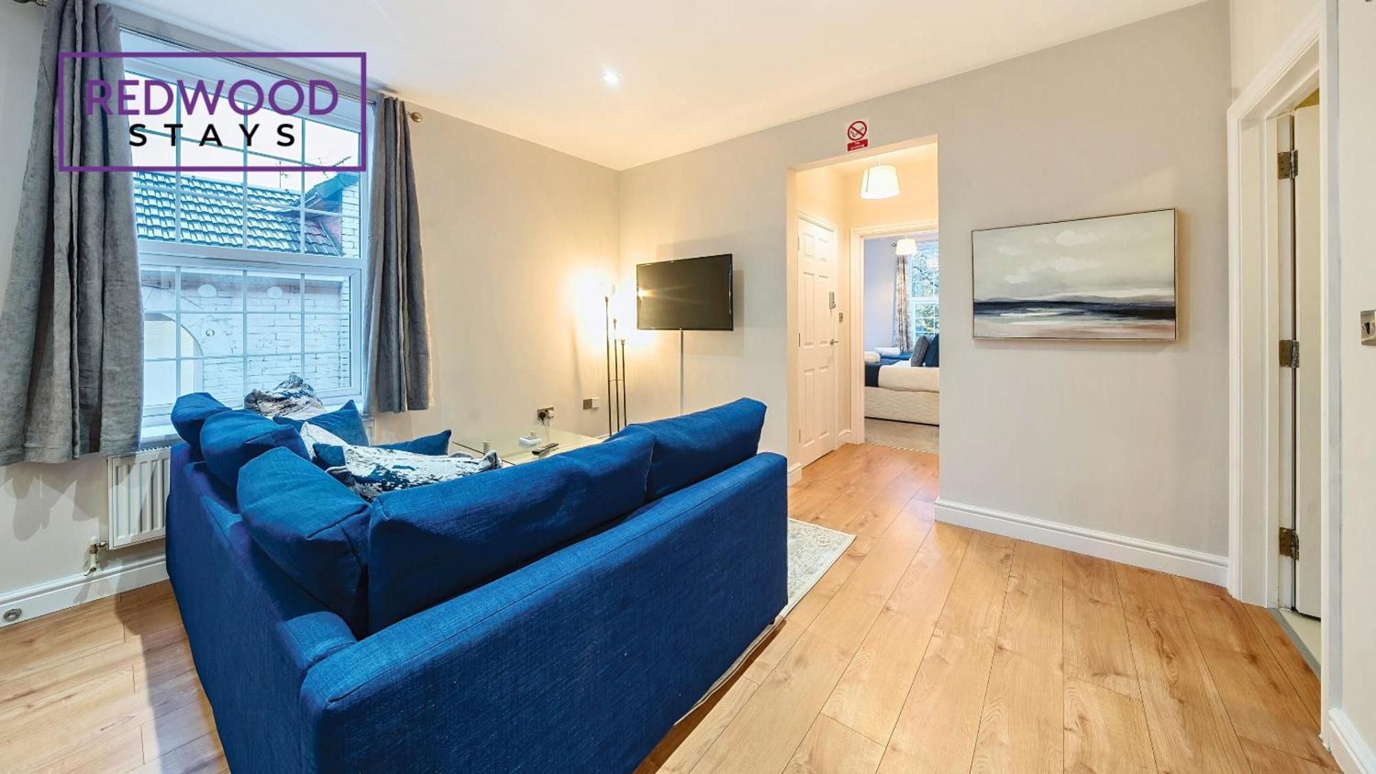 Newly Refurbished Spacious Serviced Apartment For Contractors And Families, Free Wifi & Netflix By Redwood Stays Farnborough  Zewnętrze zdjęcie